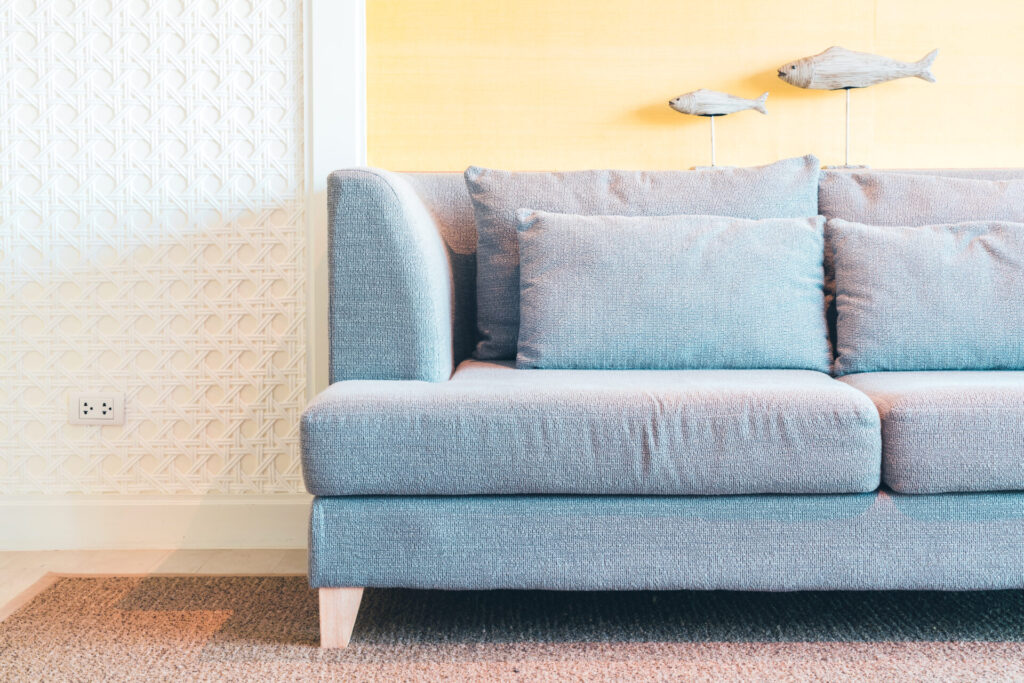 warna kain sofa regency biru