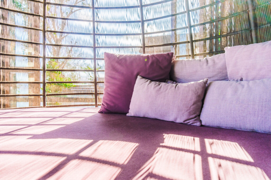 kain sofa warna misty lilac