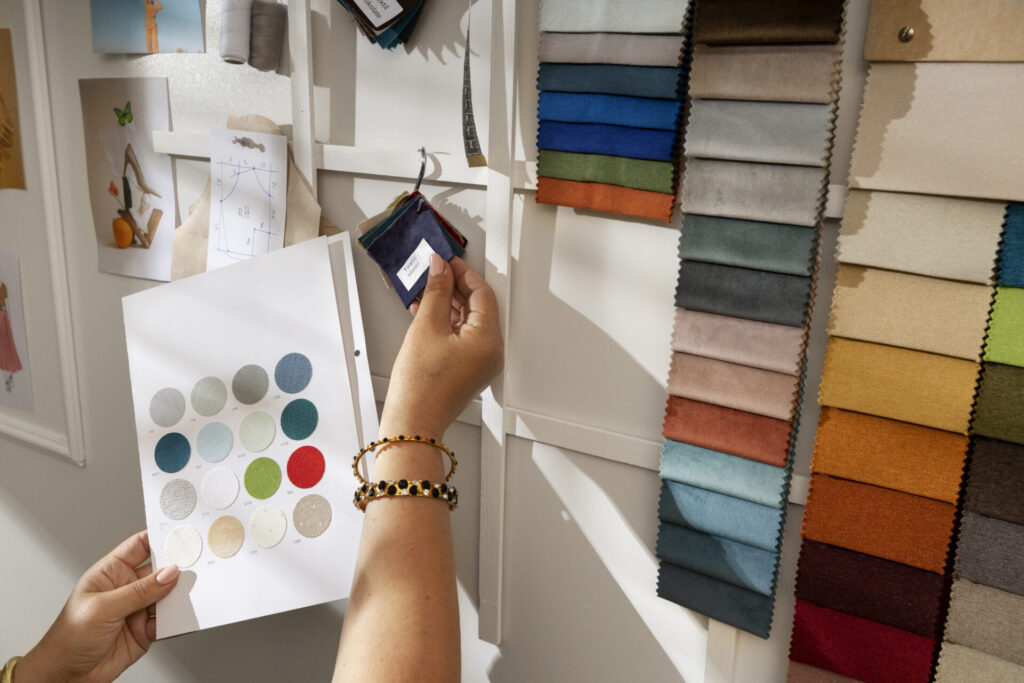 memilih kain pelapis interior modern