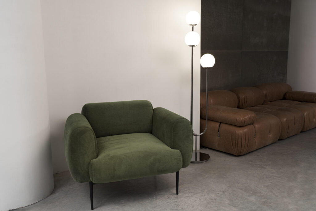 sofa hijau olive ruang tamu modern